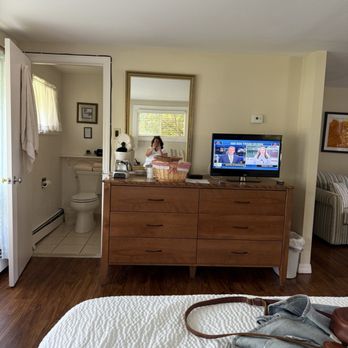 Sesuit Harbor House - My room.? - Hotels Near Me - East Dennis, Massachusetts Sesuit Harbor House - My room.? - Hotels Near Me - East Dennis, Massachusetts