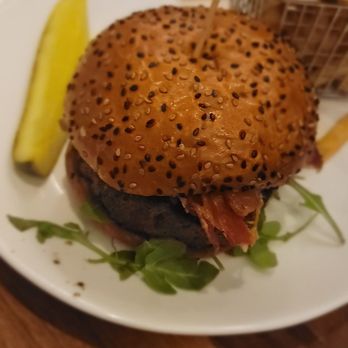 Yard House - Bleu Cheese & Bacon - New American Near Me - Concord, California