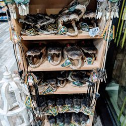 Henry's Travel Plaza - Alligator Heads