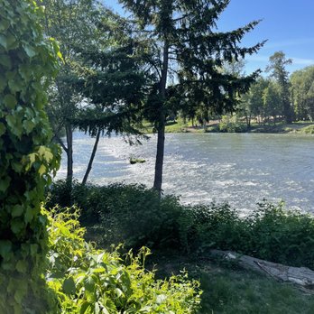 River's Edge Restaurant - The Rogue River - Steakhouses Near Me - Grants Pass, Oregon River's Edge Restaurant - The Rogue River - Steakhouses Near Me - Grants Pass, Oregon