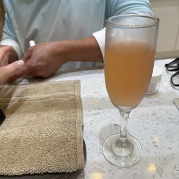 Tipsy Salonbar - Complimentary champagne with grapefruit! - Eyelash Service Near Me - Palm Beach Gardens, Florida
