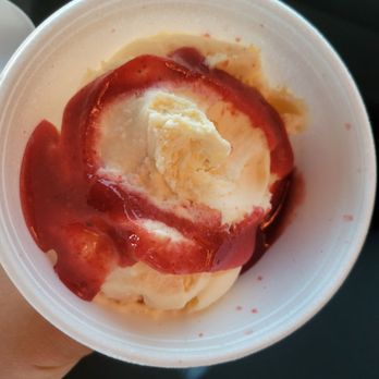 Shawn Michelle's - Strawberry Cheesecake - Ice Cream & Frozen Yogurt Near Me - Chicago, Illinois