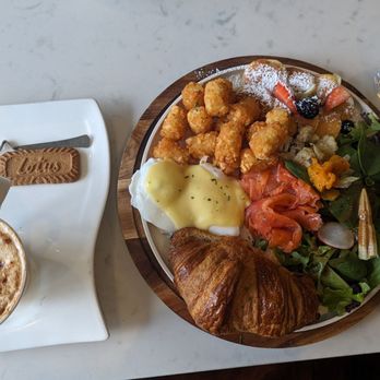 Light Cafe - Smoked salmon brunch and brulee latte - Cafes Near Me - Toronto, Ontario