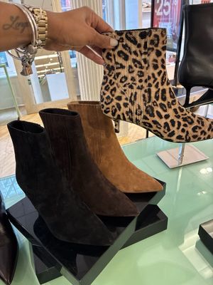 Bloomingdale's by null