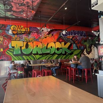 Dave's Hot Chicken - Chicken Shop Near Me - Turlock, California