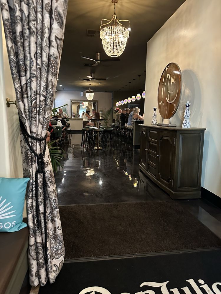 Locos Bar and Cocina - Swanson