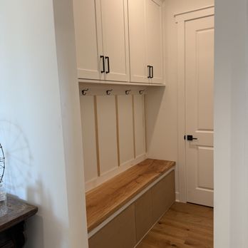 Coastal Craft Builders - Custom Entry Bench with cabinets and drawers. - General Contractors Near Me - Stevensville, Maryland Coastal Craft Builders - Custom Entry Bench with cabinets and drawers. - General Contractors Near Me - Stevensville, Maryland