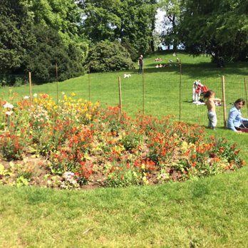 Le Parc des Buttes Chaumont - Pretty flowers - Parks Near Me - Paris, 75 Le Parc des Buttes Chaumont - Pretty flowers - Parks Near Me - Paris, 75