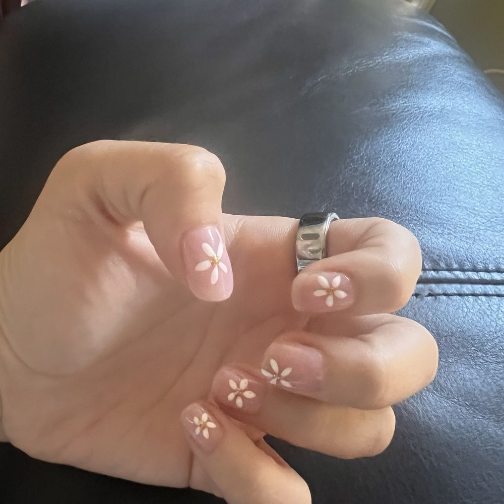 Flower nails Flower nails