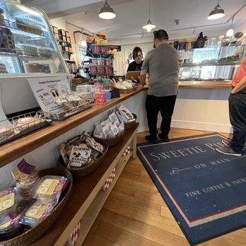 Sweetie Pies on Main - Main entrance - Bakeries Near Me - Cold Spring Harbor, New York Sweetie Pies on Main - Main entrance - Bakeries Near Me - Cold Spring Harbor, New York