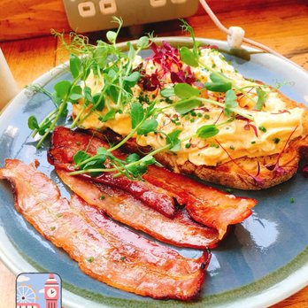 Central Street Café - Cafes Near Me - London, XGL