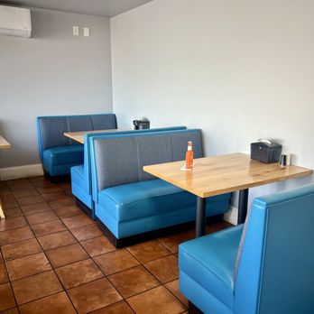 Kabizza - Booth seating - Mediterranean Near Me - Tempe, Arizona