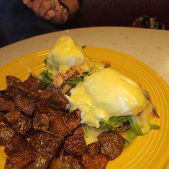 Sunnyside  - Benedict royal - Coffee & Tea Near Me - Bandon, Oregon