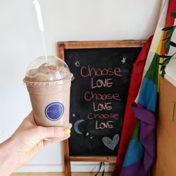 Nourish Juice Bar - Crowd pleasing "Mexican Chocolate" cashews, dates, raw coco, coffee, banana, avocado, almond butter, cinnamon, salt & coconut milk