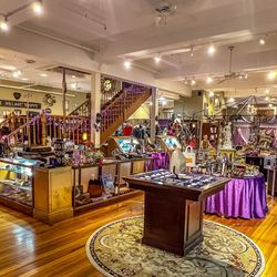 Warwick Shoppe main floor