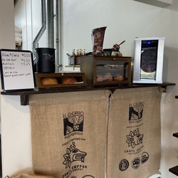 Coatl Coffee - Cute little setup