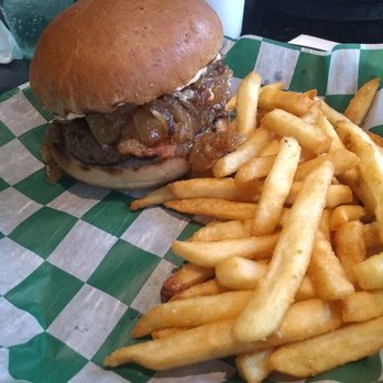 Smalley's Bar & Grill - Sports Bars Near Me - Harbor Beach, Michigan