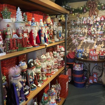 Kris Kringl - Holiday Decorations Near Me - Leavenworth, Washington