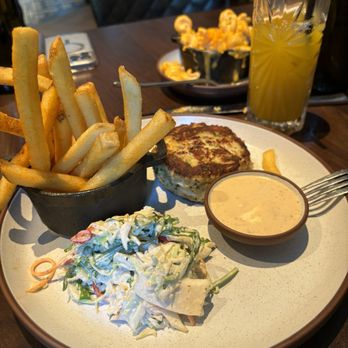 Yardbird - 1/3 Lb Jumbo Lump Crab Cake - New American Near Me - Washington, DC, District of Columbia