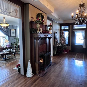 The Cherry Tree Inn Bed and Breakfast - Entry and Living Room (open to all guests) - Bed & Breakfast Near Me - Woodstock, Illinois The Cherry Tree Inn Bed and Breakfast - Entry and Living Room (open to all guests) - Bed & Breakfast Near Me - Woodstock, Illinois