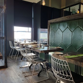 Vivo - Interior, probably 10-12 small tables. - Pizza Near Me - Etobicoke, Ontario