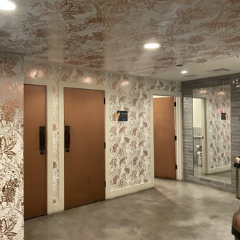 Copper Vine Inn - Bathroom - Wine Bars Near Me - New Orleans, Louisiana