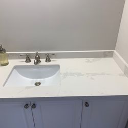 Rockstella Stonery - Outstanding job. The veins from the counter follow thru to the side pieces. Such attention to detail. Thank you Rockstella.
