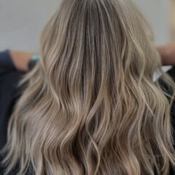 Michael Richard Salon - Seamless Modern Highlight