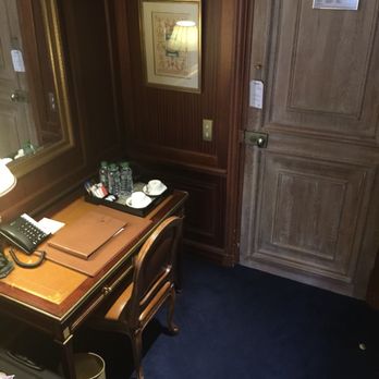 Hôtel San Régis - Room entry - Hotels Near Me - Paris, 75