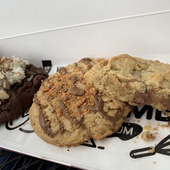 Crumbl - Beaverton - Chocolate chip cut in half - Bakeries Near Me - Beaverton, Oregon Crumbl - Beaverton - Chocolate chip cut in half - Bakeries Near Me - Beaverton, Oregon