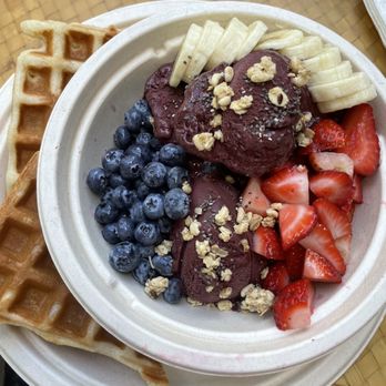 Waffle and Berry - Acai Bowl - Waffles Near Me - Honolulu, Hawaii
