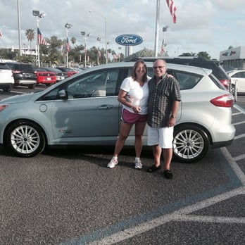 Metro Ford - Happy electric drivers! - Car Dealers Near Me - Miami, Florida Metro Ford - Happy electric drivers! - Car Dealers Near Me - Miami, Florida