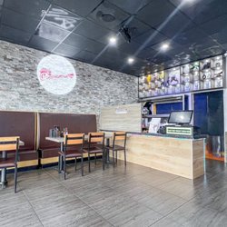 Pho-Nomenal-Bowl - Sitting area