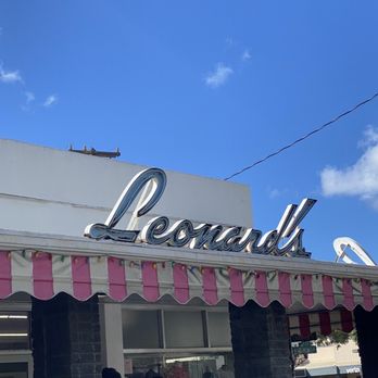 Leonard's Bakery - Bakeries Near Me - Honolulu, Hawaii