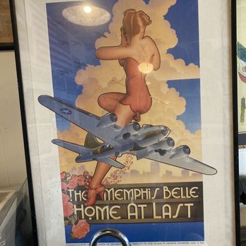 Dino's Grill - decor in the overflow dining room - Italian Near Me - Memphis, Tennessee