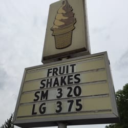 Riverview Frosty Boy - This sign hasn't changed in decades!