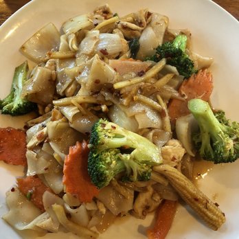 Thai Rama III - Drunken Noodles with Chicken - Thai Near Me - Mukilteo, Washington Thai Rama III - Drunken Noodles with Chicken - Thai Near Me - Mukilteo, Washington