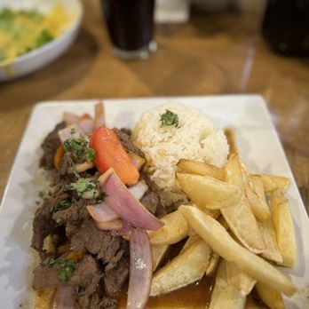 Los Incas - Lomo Saltado - Peruvian Near Me - O'Fallon, Missouri