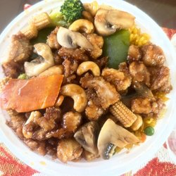 Joy Wok - C28. Chicken with Cashew Nuts Combo Plate
