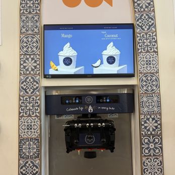 Go Greek Yogurt - Mango + Coconut (Vegan) - Ice Cream & Frozen Yogurt Near Me - New York, New York Go Greek Yogurt - Mango + Coconut (Vegan) - Ice Cream & Frozen Yogurt Near Me - New York, New York