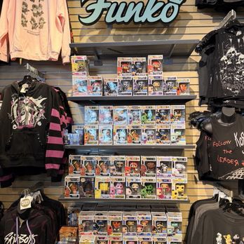 Hot Topic - Women's Clothing Near Me - Hollywood, California Hot Topic - Women's Clothing Near Me - Hollywood, California