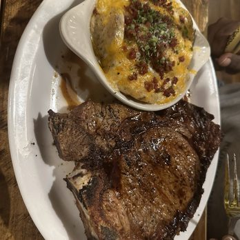 Doe's Eat Place of Monroe - T-bone steak, au gratin potatoes were seasoned to perfection - American Near Me - Monroe, Louisiana
