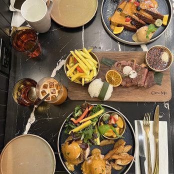 Chiang Mai Junction - Thai iced tea pancakes, crying tiger + mango salad, gaiyang eggs benedict - Thai Near Me - Toronto, Ontario
