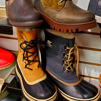 Shaw's General Store - Warm winter boots - 12/30/2021 - Shoe Stores Near Me - Stowe, Vermont