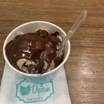 La Diperie - Ice cream with Double Espresso coating - Desserts Near Me - Mississauga, Ontario La Diperie - Ice cream with Double Espresso coating - Desserts Near Me - Mississauga, Ontario