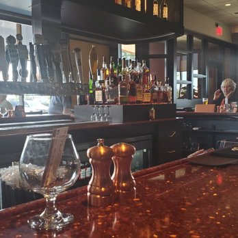 110 Grill -  Henrietta - Bar (Facing South) - New American Near Me - Henrietta, New York