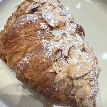 Shortwave Coffee - Almond croissant - Coffee & Tea Near Me - Tampa, Florida