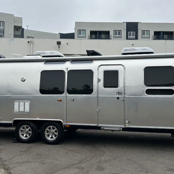 MEL Trailers - Fresh upgrades on this 2021 Flying Cloud: 3" lift, dome covers, Starlink setup & full annual service by MEL TRAILERS! - RV Repair Near Me - Placentia, California MEL Trailers - Fresh upgrades on this 2021 Flying Cloud: 3" lift, dome covers, Starlink setup & full annual service by MEL TRAILERS! - RV Repair Near Me - Placentia, California