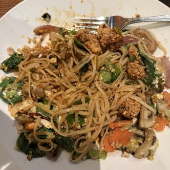 Houlihan's - Thai Chicken - New American Near Me - Noblesville, Indiana Houlihan's - Thai Chicken - New American Near Me - Noblesville, Indiana