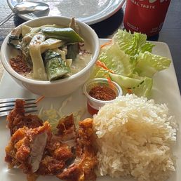 Lunch special curry and fried chicken